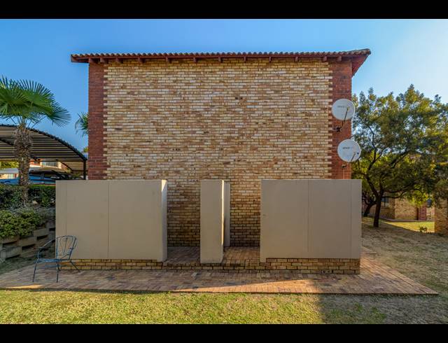 2 BEDROOM APARTMENT TO LET IN KENGIES